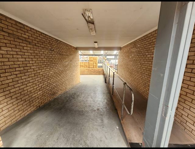7,726M² WAREHOUSE FOR SALE IN MEADOWDALE
